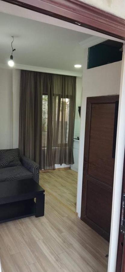 Guesthouse Zeinabi Тбілісі Екстер'єр фото