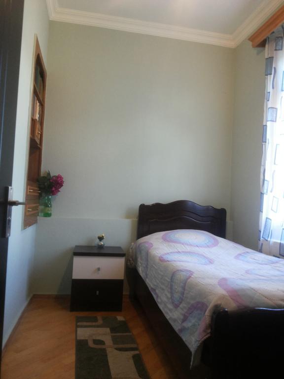 Guesthouse Zeinabi Тбілісі Екстер'єр фото